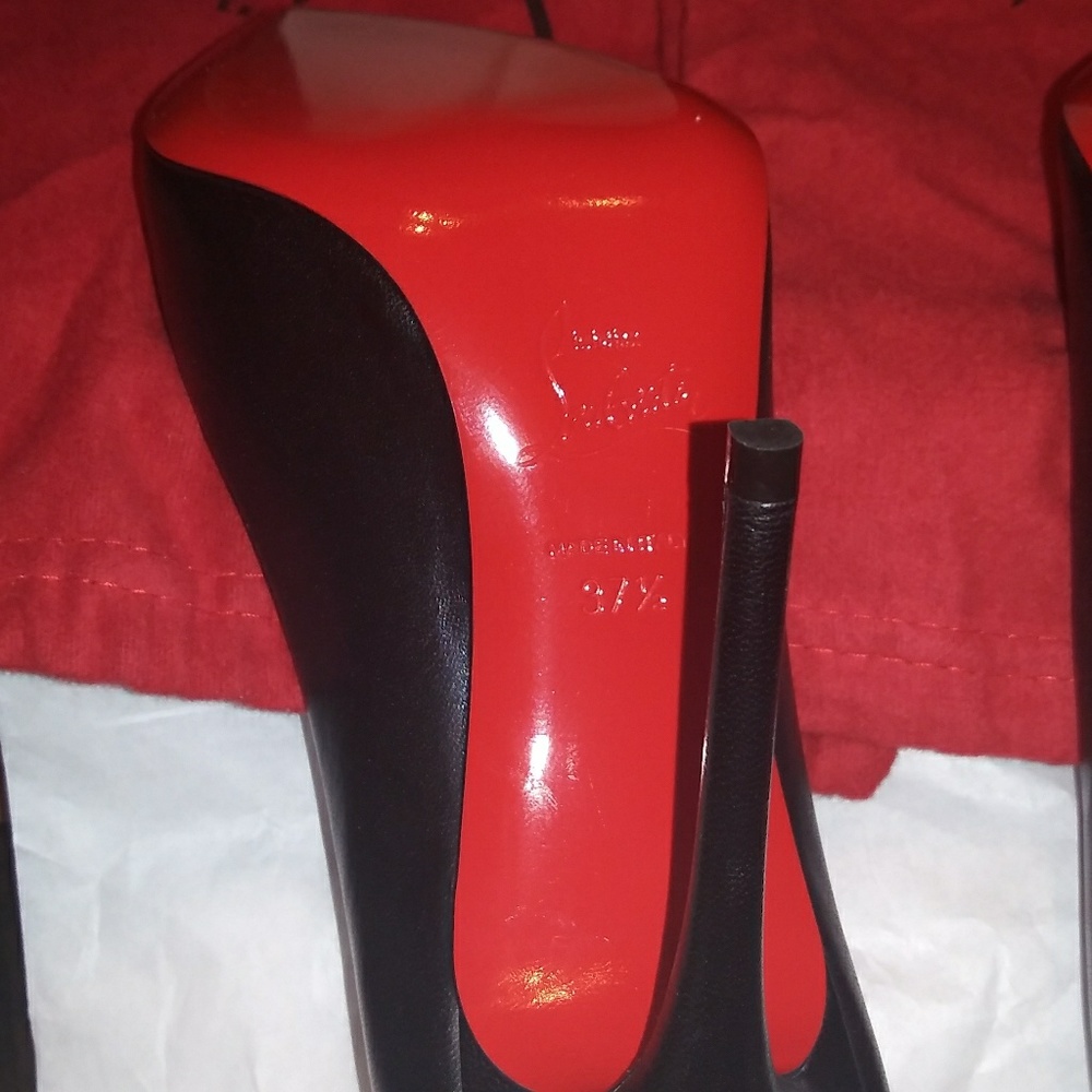 Shoes - Picture 3 of 8